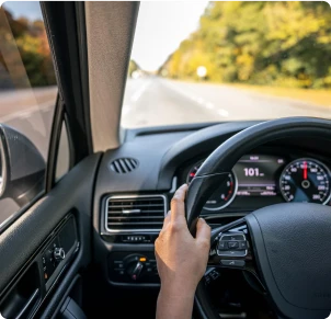 Par mums 9 - Koni Autoskola - frame 160s - Koni Autoskola -