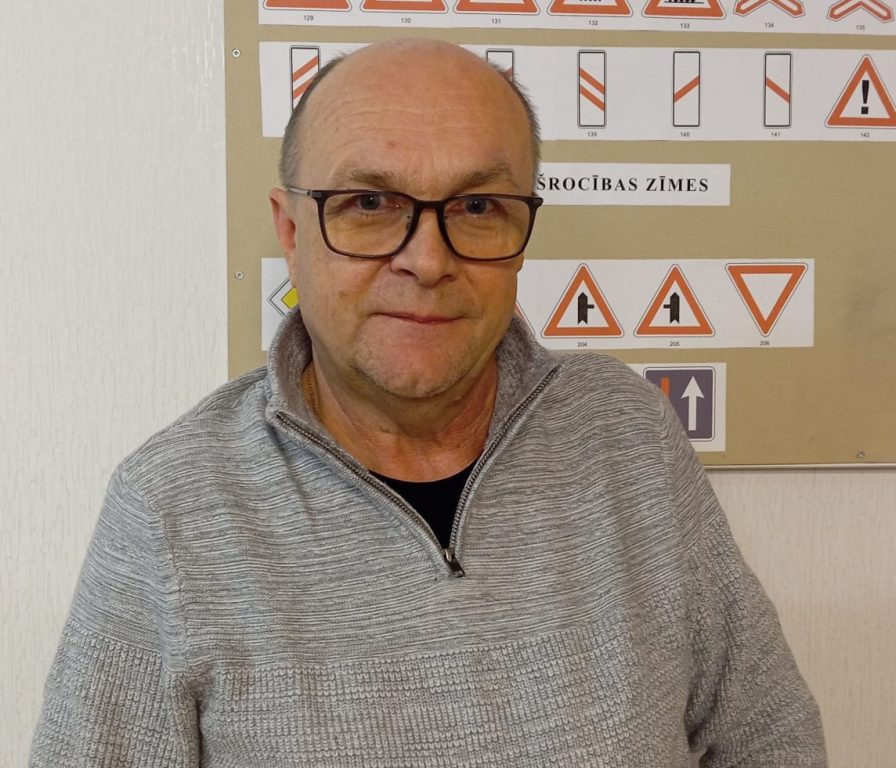 c0a68aa2-3e31-45b2-bd83-e9221afe00eb c0a68aa2-3e31-45b2-bd83-e9221afe00eb